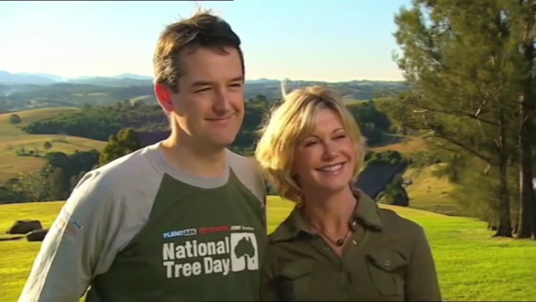 Olivia Newton-John and Jon Dee Tree Day VPK 2006