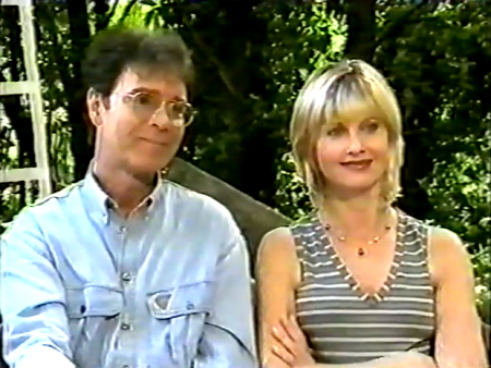 Olivia Newton-John and Cliff Richard on Holmes 1998