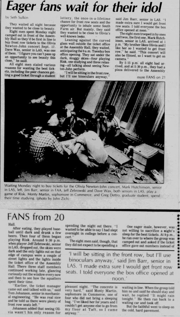 Eager fans wait for their idol - The Daily Illini