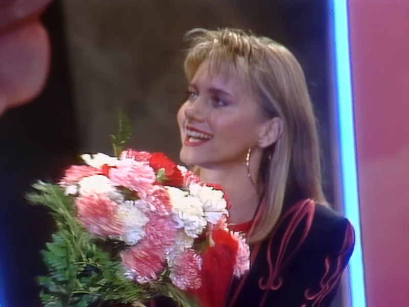 Olivia Newton-John on Wetten Dass performing The Rumour 1988